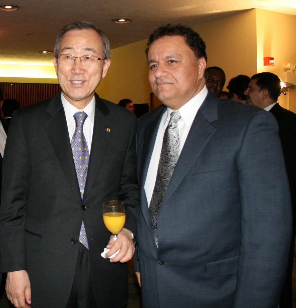 Political scientist and pardoned Iranian agent Lotfolah Kaveh Afrasiabi, seen here with former UN Secretary General Ban-ki Moon, is suing FIFA over allegedly discriminating against the Iranian soccer team during its World Cup appearance, ultimately costing the squad a chance to move on in the tournament (Provided)