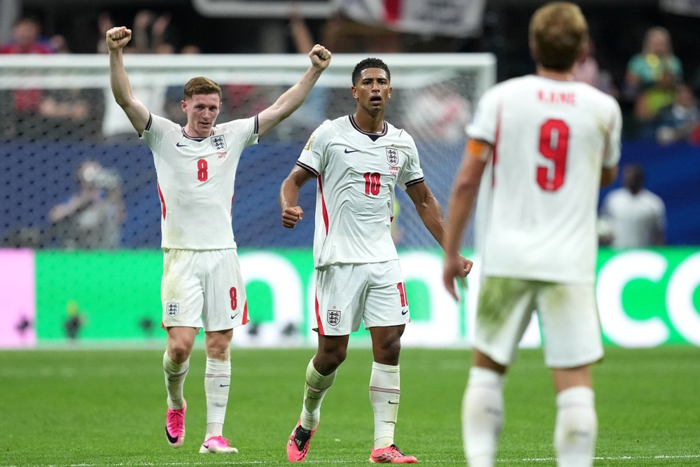 Image from: Mexico v England LIVE: Fifa backtrack on World Cup last-16 kick-off change amid storm threat