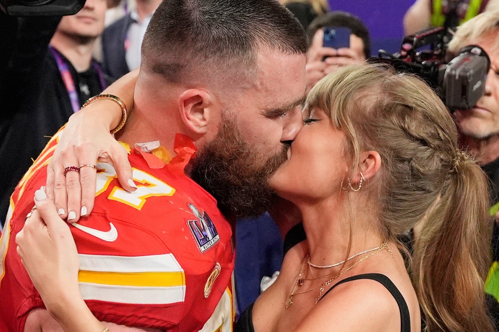 Image from: Taylor Swift and Travis Kelce arrive at MSG as reports swirl they may wed tonight — or already have: Live Updates