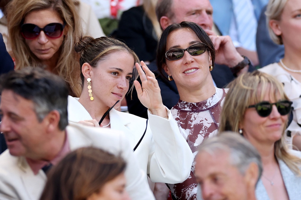 Footballers Lucy Bronze and Ona Batlle are seen in the royal box on day four of The Championships Wimbledon 2026 (Getty)