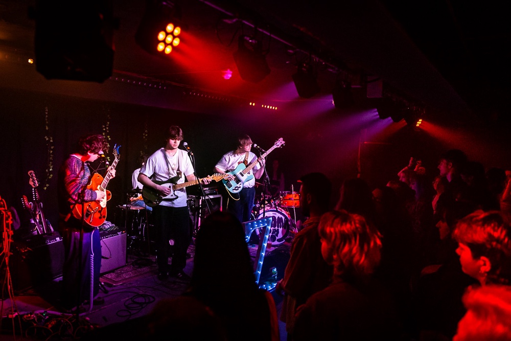 Dreamgaze band Ziggarettes play Voodoo Daddy's (@dogtanian)