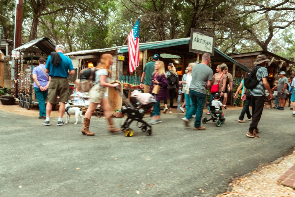 To handle the massive influx of holiday visitors and Saturday ‘Market Day’ shoppers, Wimberley officials are trialing a new pilot shuttle program to ease parking gridlock (Visit Wimberley / Oh My Soul Photography)