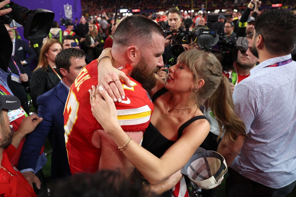Image from: Taylor Swift wedding live: Stars spotted across New York as rumours swirl singer is already married to Travis Kelce