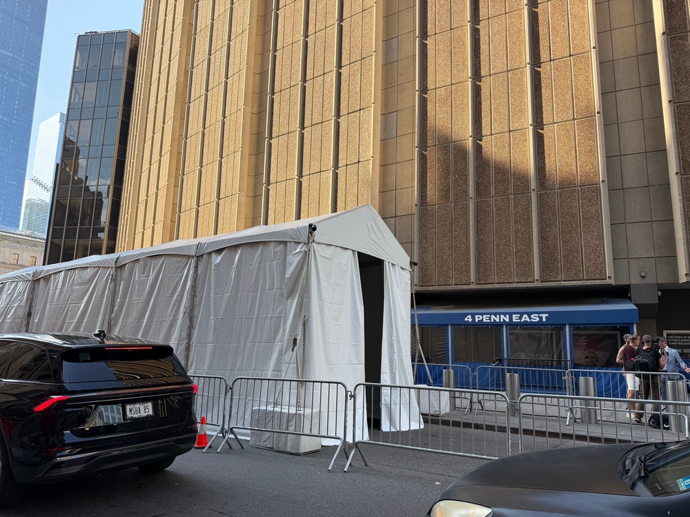 Cars have been spotted driving into this concealed entrance outside Madison Square Garden (The Independent / Ellie Muir)