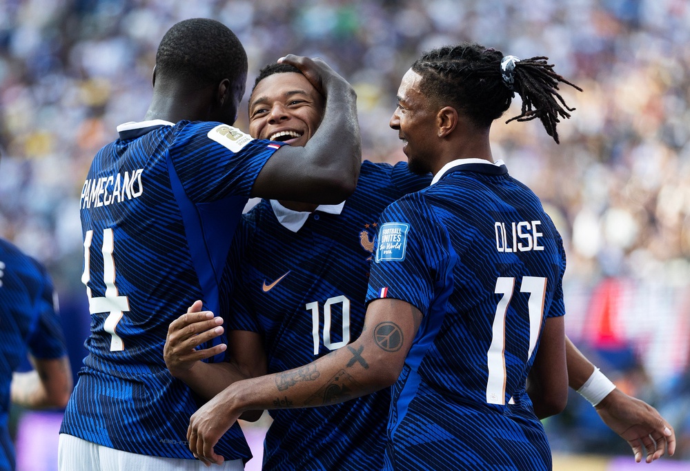 Image from: Paraguay v France LIVE: Mbappe leads Les Bleus in World Cup last 16
