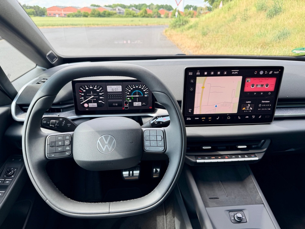 From the slightly oddly-shaped steering wheel to the retro dials, the tech in the new ID.3 Neo has had a big and worthwhile upgrade (Steve Fowler)