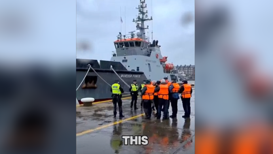 This AI-generated video claims to show migrants arriving by boat to the UK (Facebook)