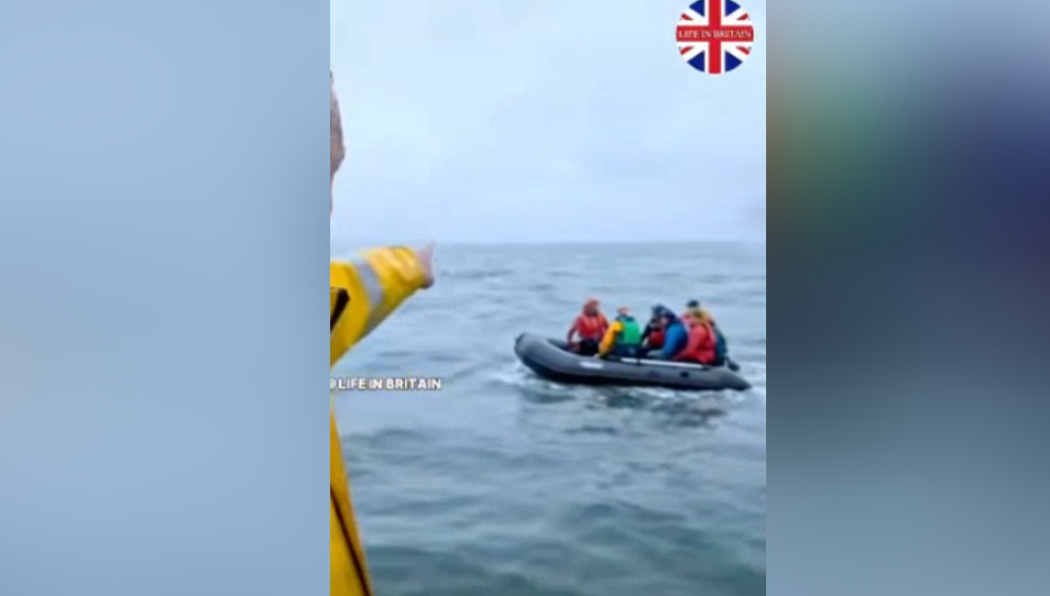 This AI-generated video falsely claimed to show migrants arriving in the UK by boat (Facebook)