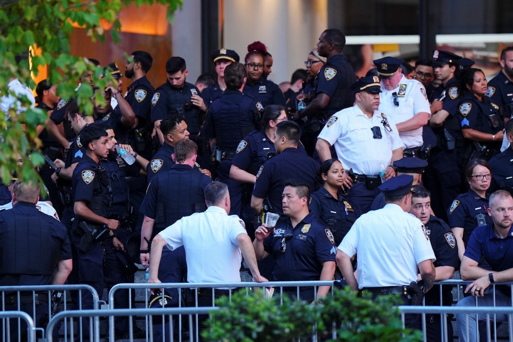 Significant police presence outside MSG (Reuters)