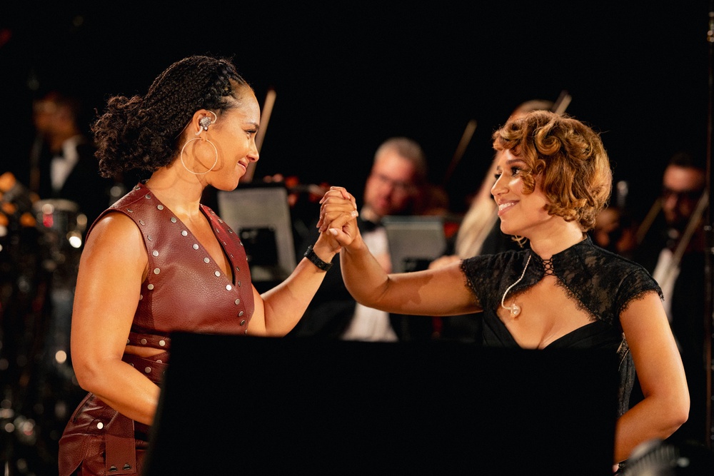 RAYE and Alicia Keys onstage at Montreux Jazz Festival (Emilien Itim)
