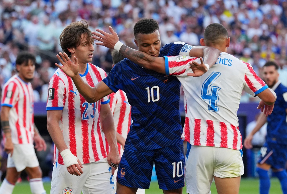 A niggly Paraguay team frustrated France (Reuters)