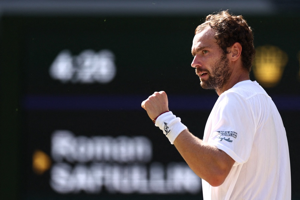  (Reuters)