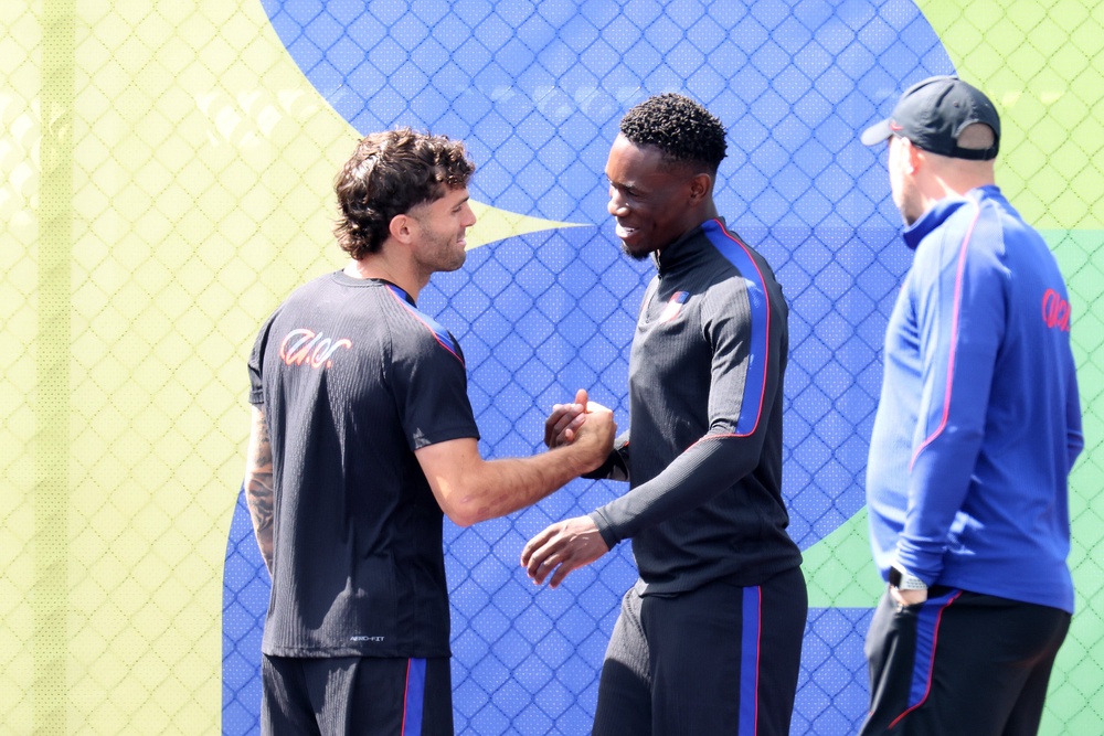 Christian Pulisic with teammate Folarin Balogun in training (Getty)