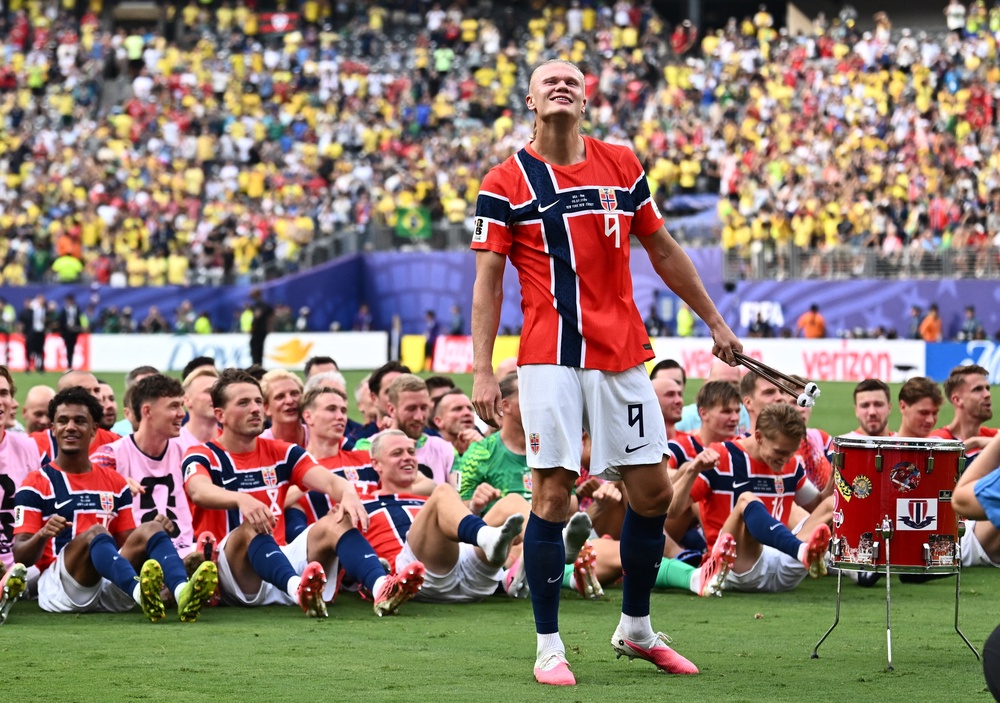 Erling Haaland celebrates with his teammates (Reuters)
