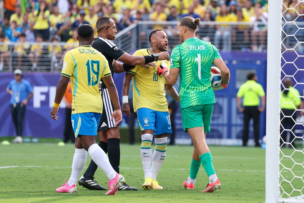 Neymar clashes with Orjan Nyland after scoring his penalty (Getty)