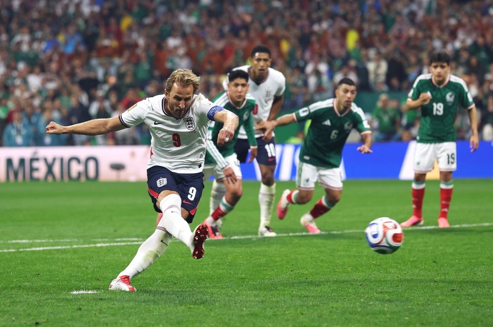 Harry Kane fired England 3-1 ahead from the penalty spot (Getty)