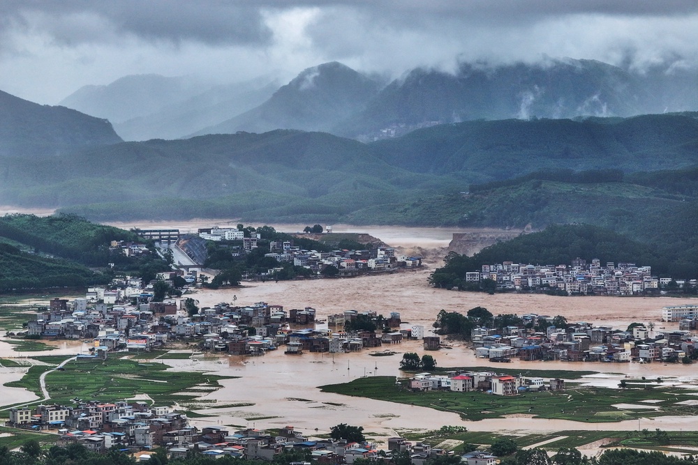 Flooded villages after the Liulan reservoir breached its wall due to heavy rain in Hengzhou, Nanning (AP)