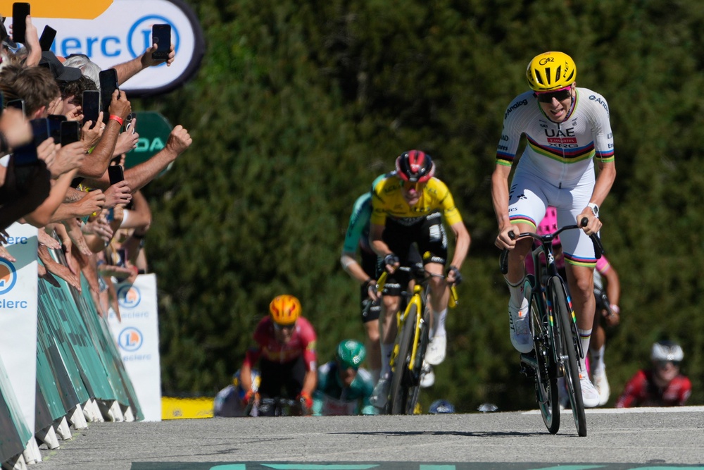 Stage Five of Tour de France gets underway (Mosa’ab Elshamy/AP) (AP)