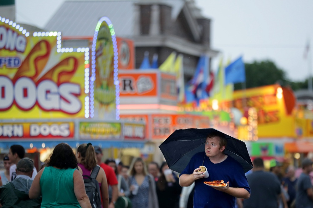Eating ultraprocessed foods like pizza and chips have been tied to rising rates of obesity in the U.S. (Getty Images)