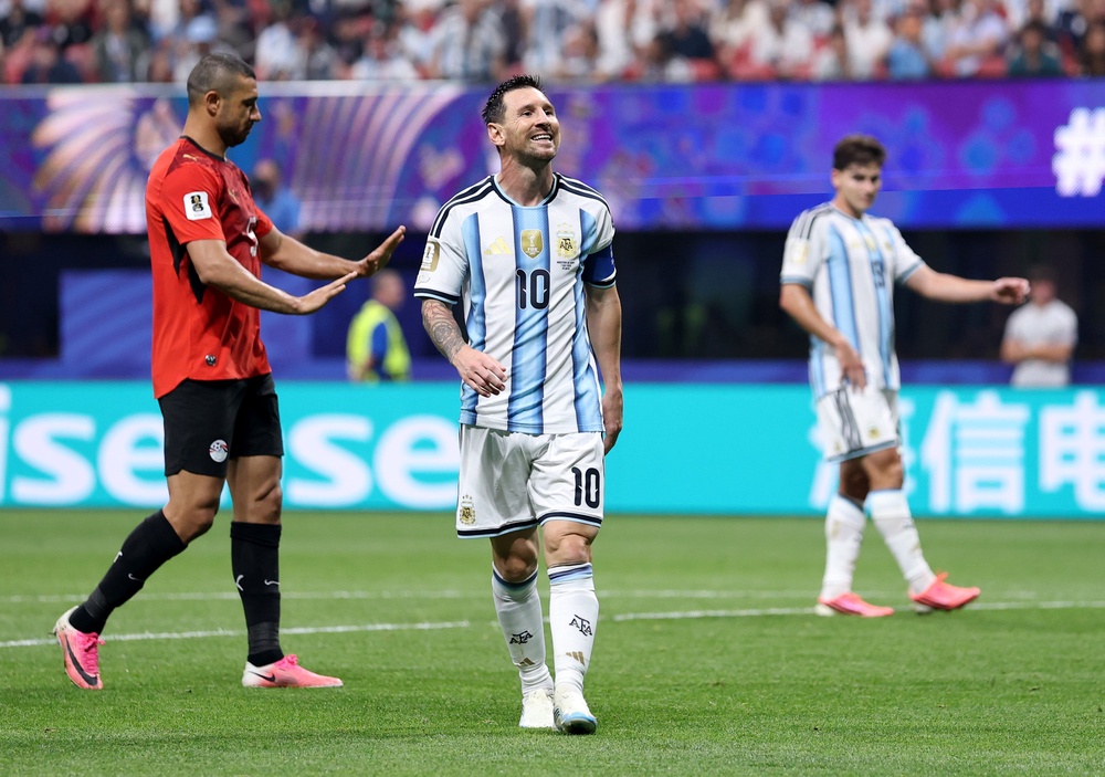 Lionel Messi of Argentina reacts after a missed chance (Getty)