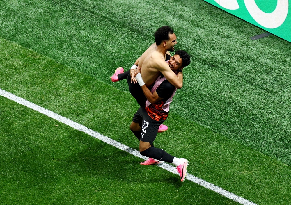  (Reuters)