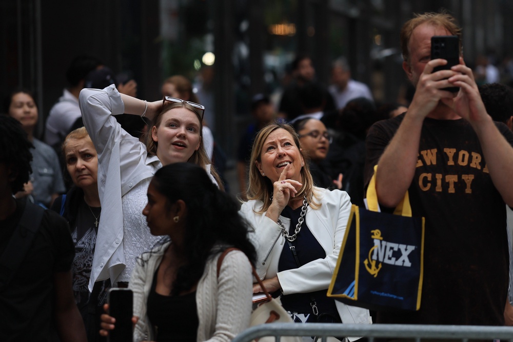 After finding no additional movement of the damaged columns, city officials reportedly allowed workers to start making emergency repairs Tuesday evening (Getty Images)