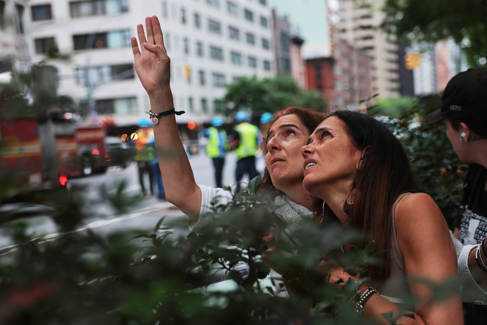 Crowds gathered near the site to see the building that New York City Mayor Zohran Mamdani labeled ‘unstable’ (Getty)
