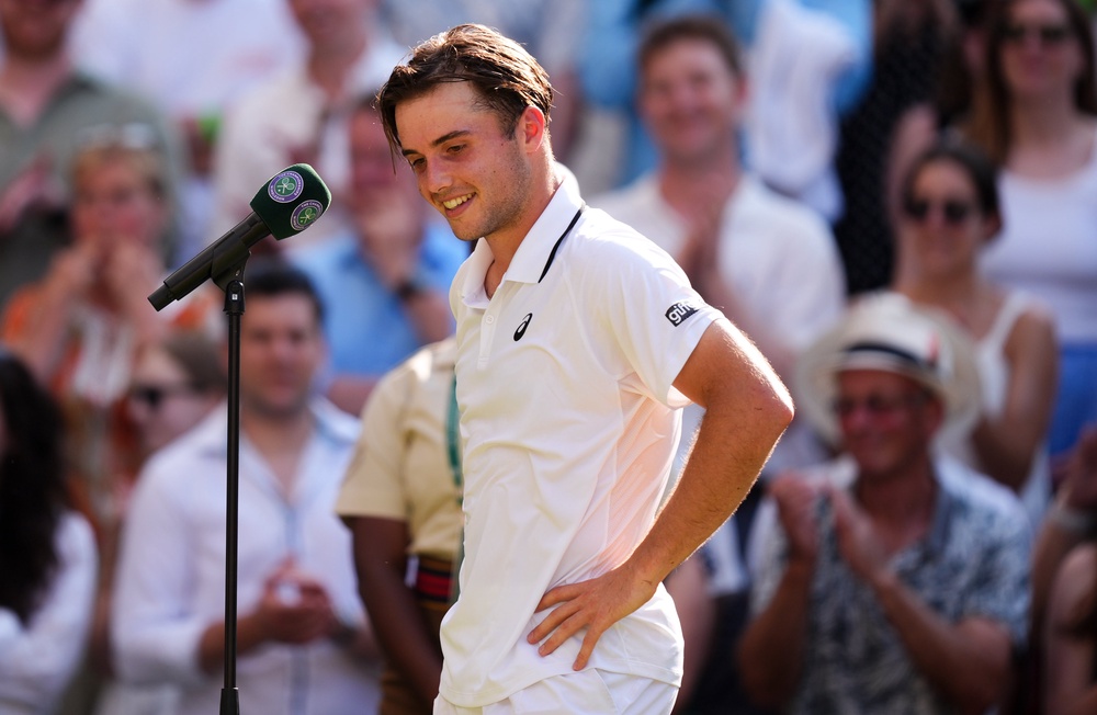 Image from: Arthur Fery v Alexander Zverev LIVE: Wimbledon latest score and updates as British wildcard’s hopes slip away in second set