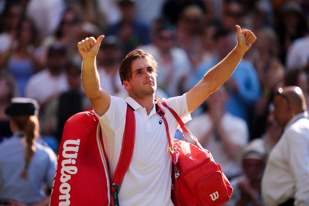 Image from: Arthur Fery v Alexander Zverev LIVE: Wimbledon latest score and updates as British wildcard’s hopes slip away in second set