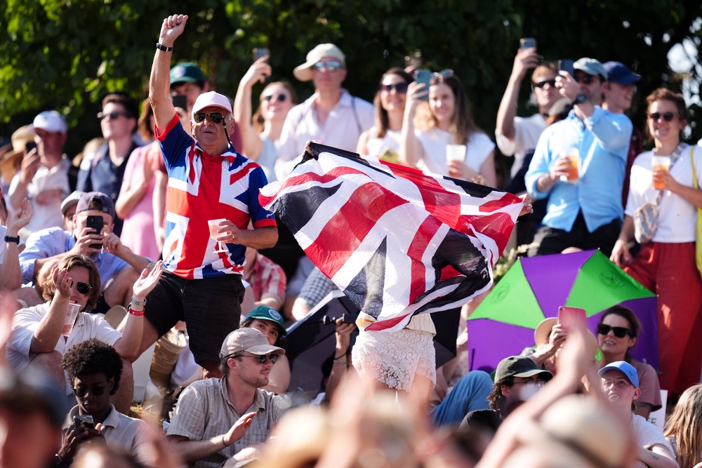 Spectators on The Hill as they watch Arthur Fery (Adam Davy/PA) (PA Wire)