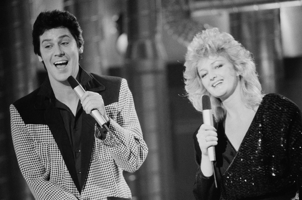 Bonnie Tyler performing with Shakin’ Stevens in 1983 (Getty Images)