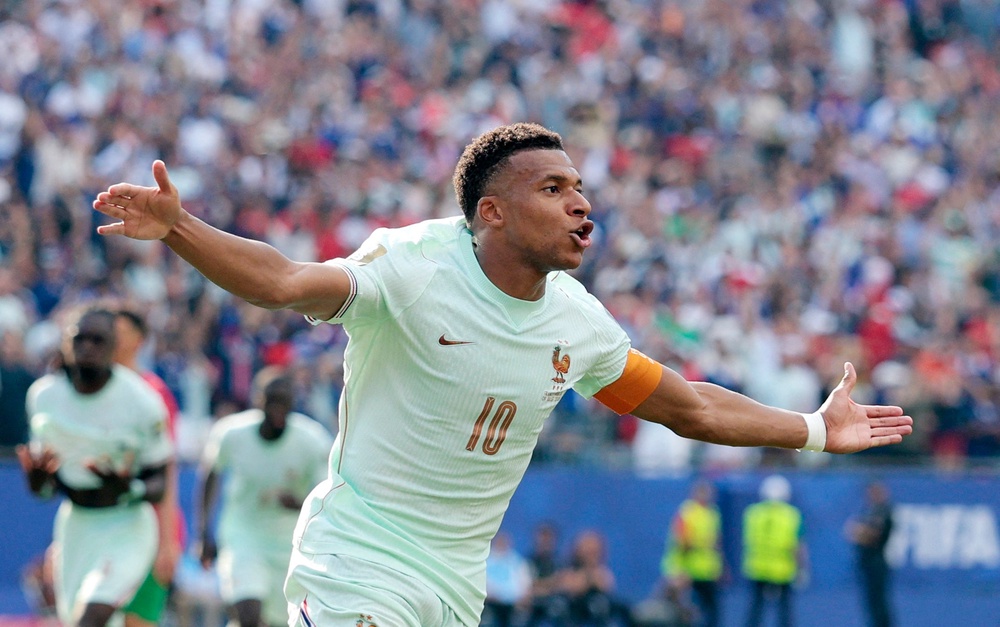 Image from: Spain v Belgium LIVE: European champions on top in early stages of World Cup quarter-final after pre-match Tielemans injury