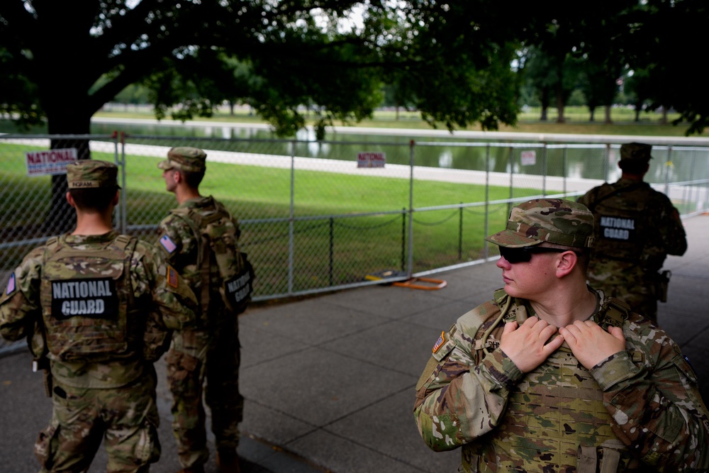 The Defense Department said in its estimate the cost assumes there will be an average of 2,500 National Guard members in Washington through January 2029 (Andrew Harnik/Getty Images)
