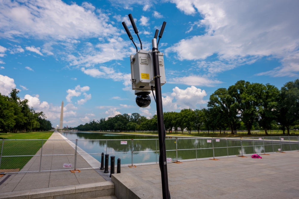 Additional fencing has become commonplace in DC because of security and President Donald Trump’s ongoing construction projects (Getty Images)