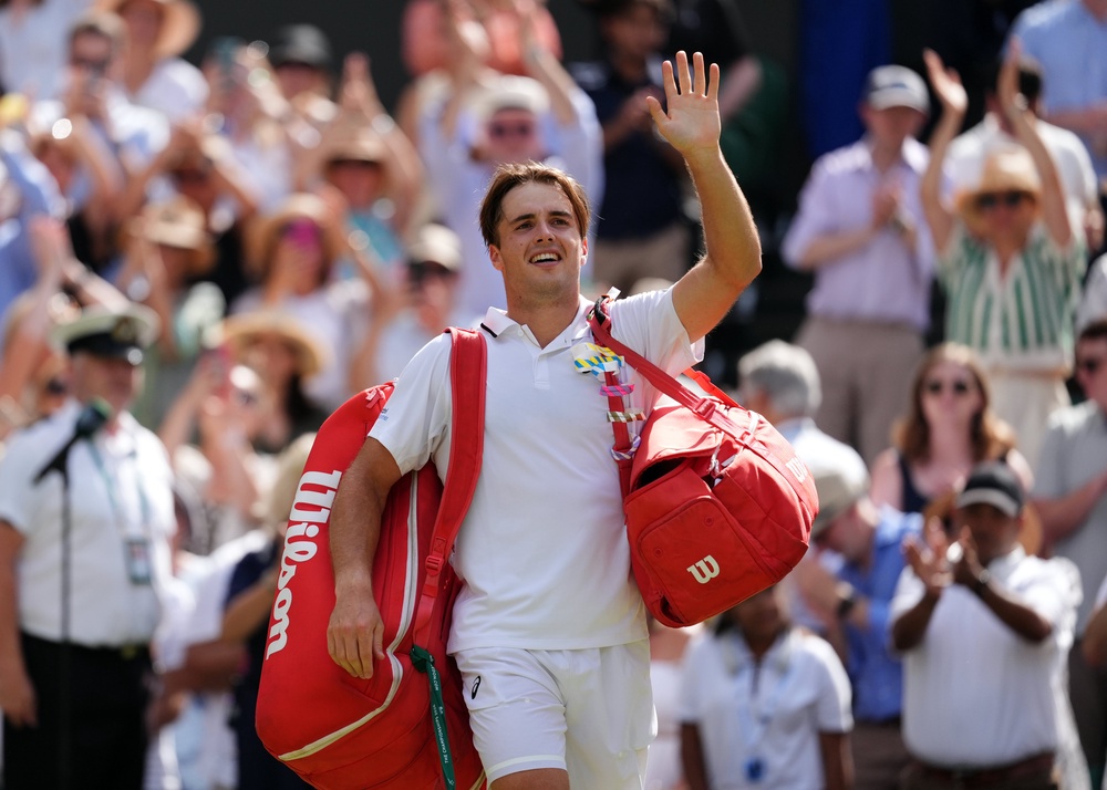 Image from: Wimbledon 2026 LIVE: Muchova saves match points against Noskova to force deciding set