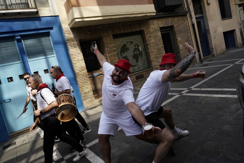 Festival-goers enjoying life on the sixth day of the San Fermin festival in Pamplona, Spain, July 11, 2026. REUTERS/Vincent West (Reuters)