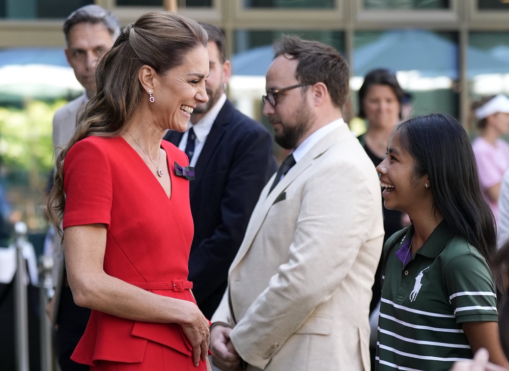 The Princess of Wales met Jenna Fontanilla, who is in the court services team at Wimbledon (Andrew Matthews/PA) (PA Wire)