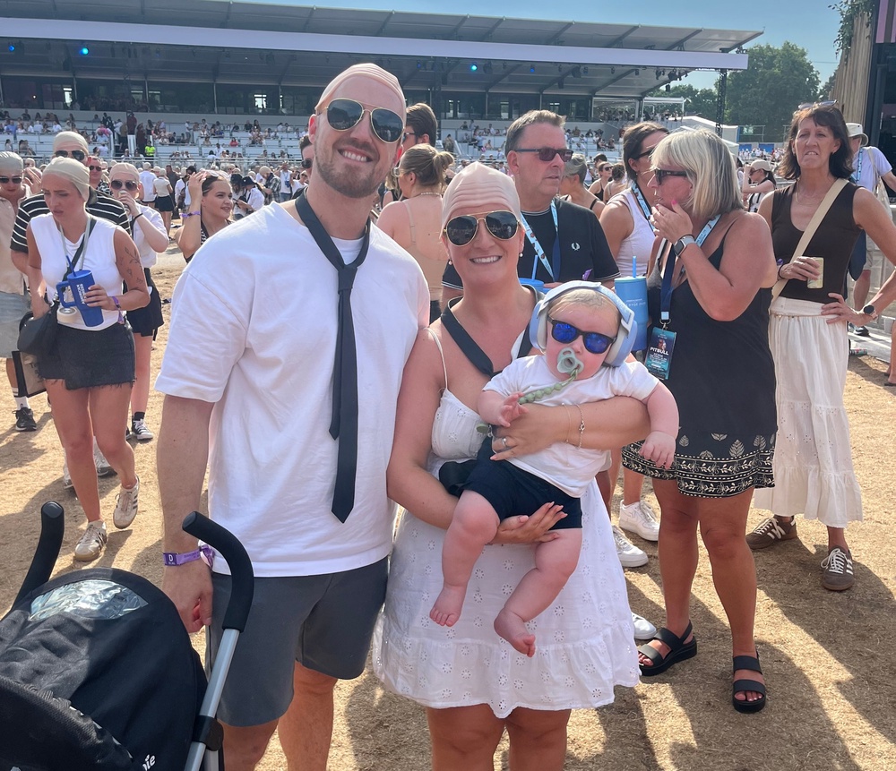 Hey Baby: Stania, Austen and little Thomas in bald caps at Pitbull (Lauren Morris)