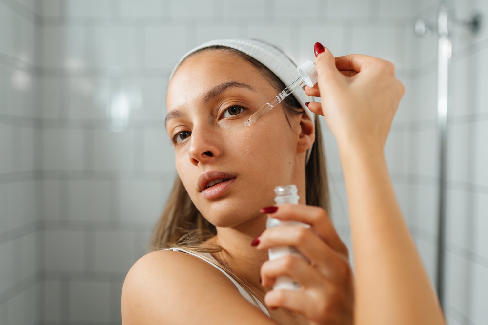 Experts have emphasised the importance of caring for your skin barrier with lightweight creams or gels in the summer months (Getty/iStock)