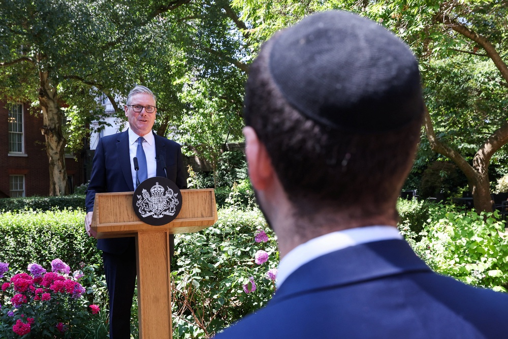 Starmer announced the proscription to representatives of the Jewish community in the Downing Street garden (Getty)
