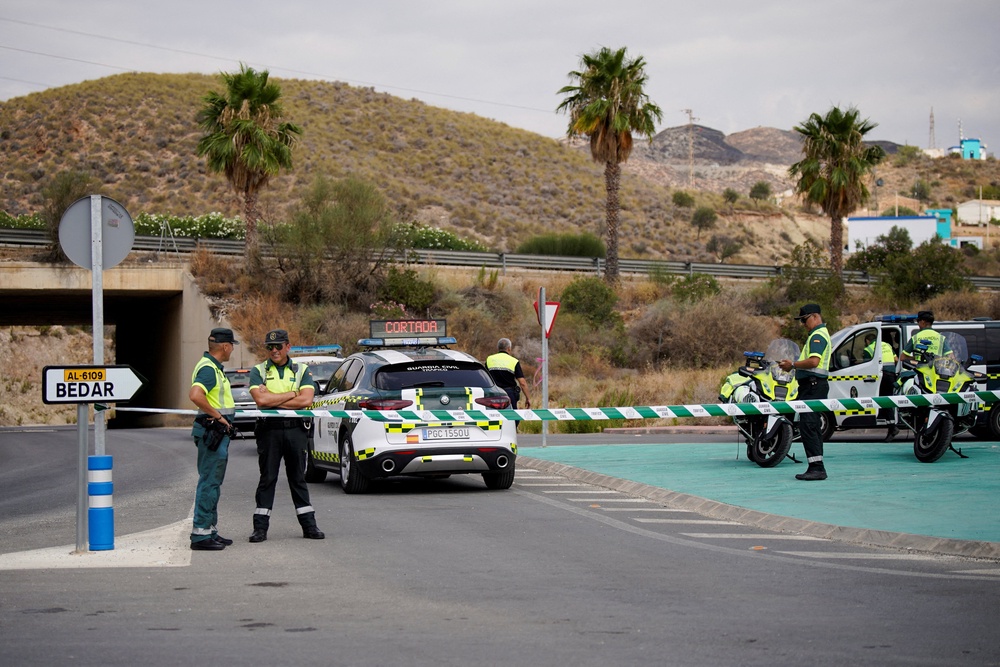 Police block access to Bedar following deadly wildfires before residents can return to their homes in Bedar, (Reuters)