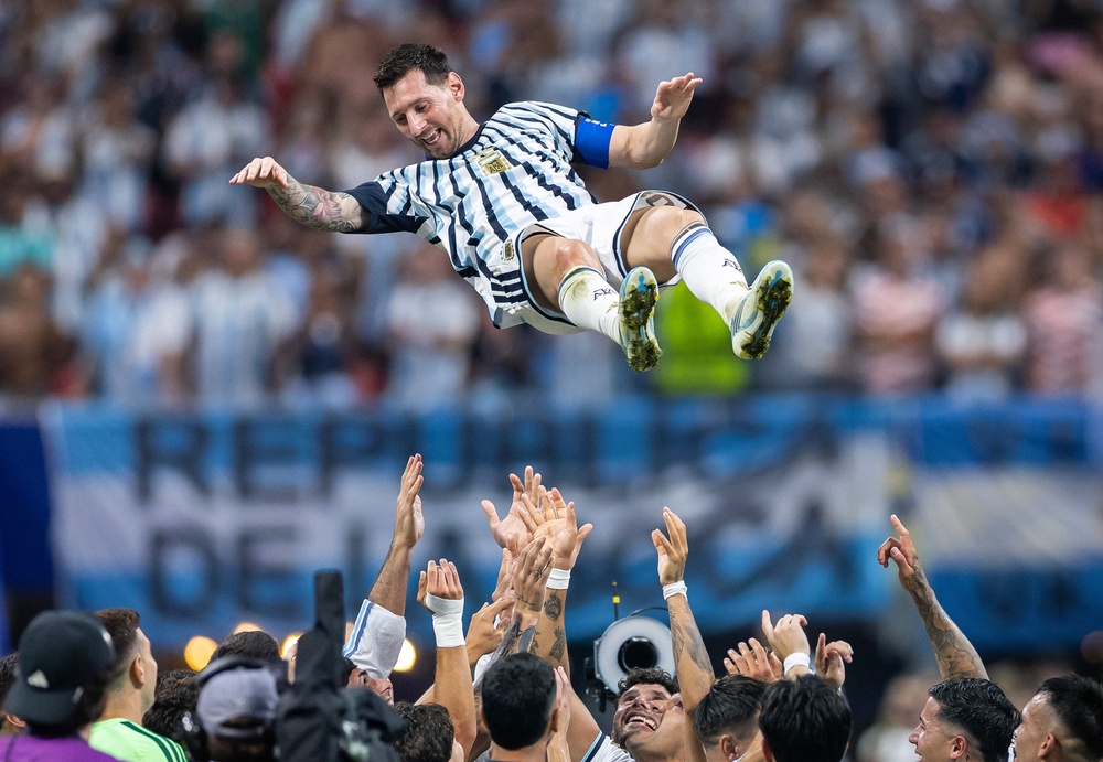 Lionel Messi #10 of Argentina is thrown in the air by teammates after the 3-2 victory during the FIFA World Cup 2026 Round of 16 match between Argentina and Egypt (Getty)