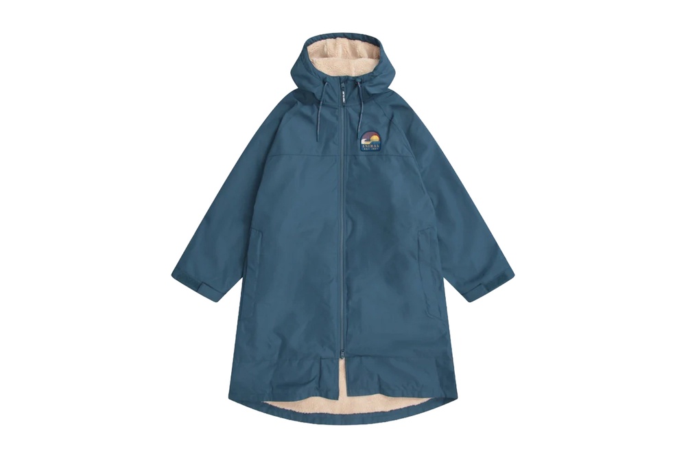Image from: As an open water swimmer, these are the changing robes I use to dry off and warm up