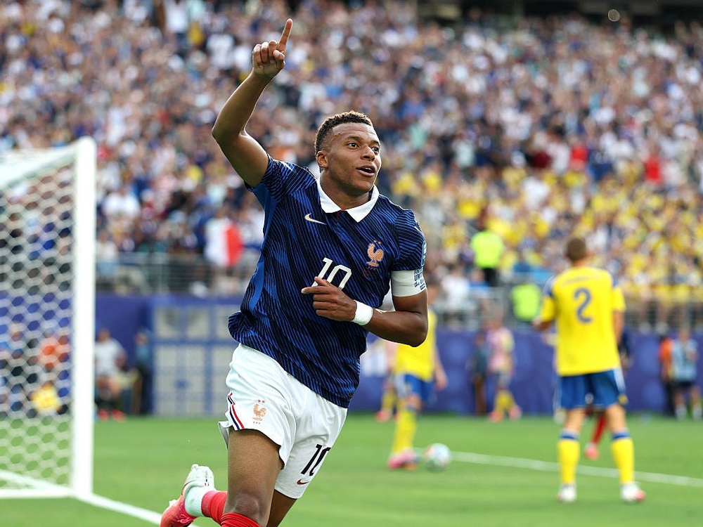 Kylian Mbappé is set to lead France's attack in Tuesday's World Cup semifinal clash against Spain (Getty Images)