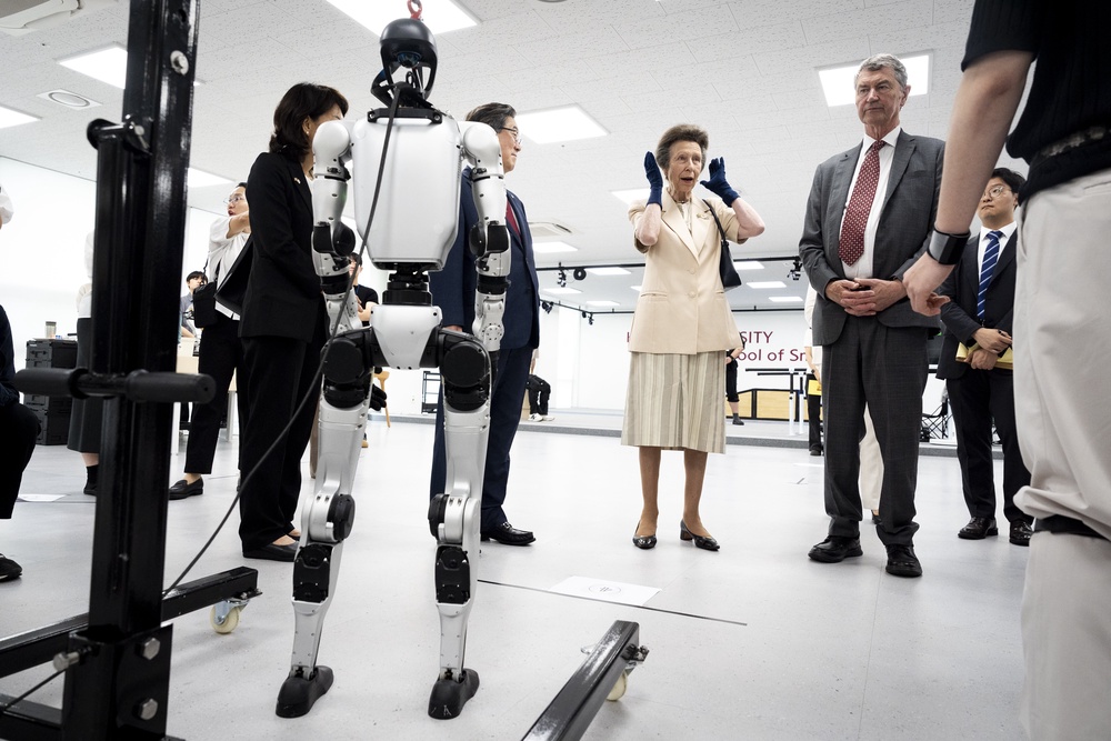 The princess gestured as she chatted to the university team (Jordan Pettitt/PA) (PA Wire)