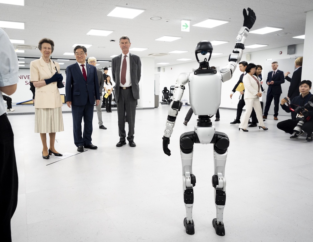 The robot waved at the princess during the demonstration (Jordan Pettitt/PA) (PA Wire)
