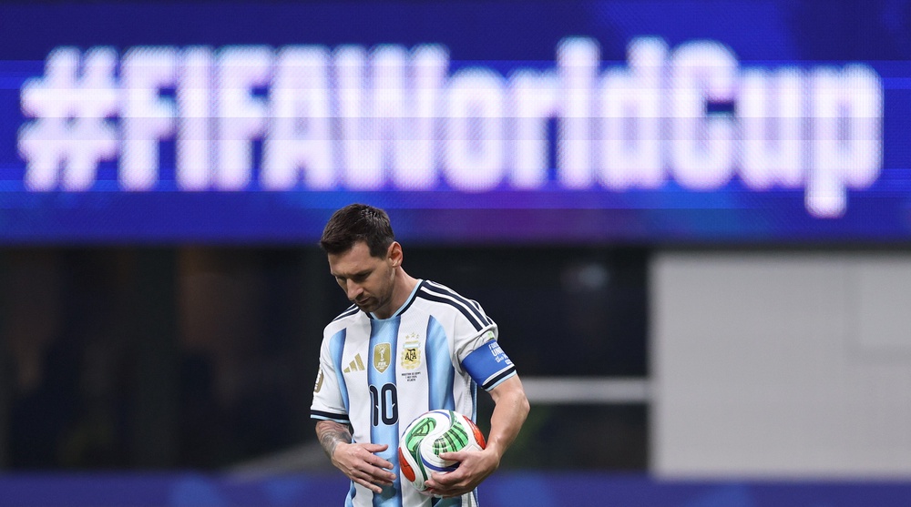 Lionel Messi #10 of Argentina prepares to take a penalty kick during the FIFA World Cup 2026 Round of 16 match between Argentina and Egypt at Atlanta Stadium on July 07, 2026 in Atlanta, Georgia (Getty)
