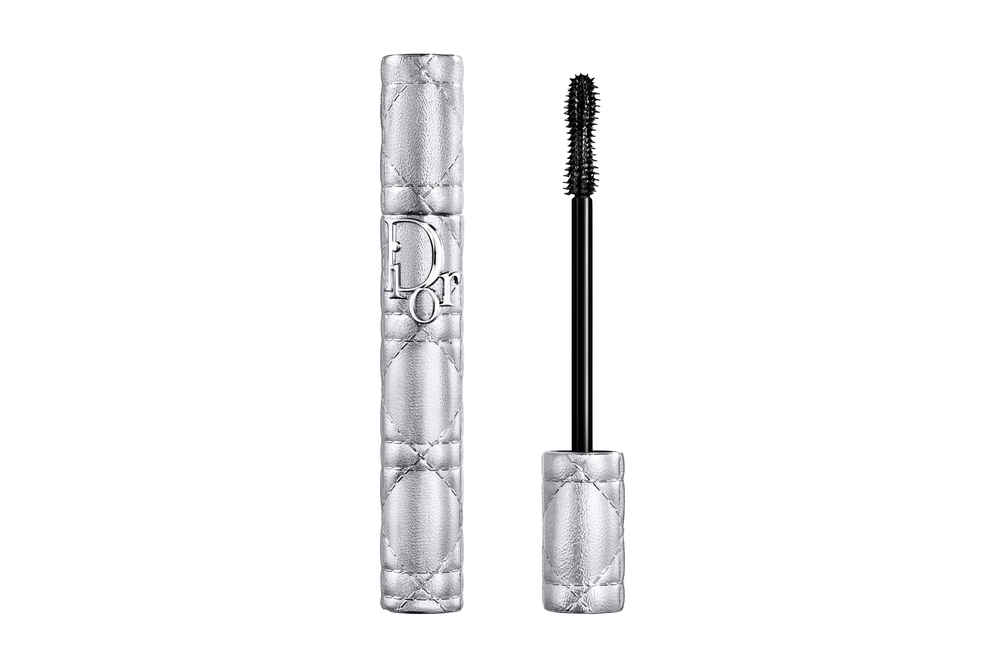 Image from: 11 best waterproof mascaras to handle rain, heat and humidity – tested by an expert