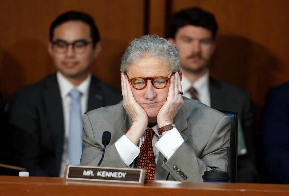 Image from: Republicans beg Trump for help as he sits on $403 million war chest with midterms slipping away