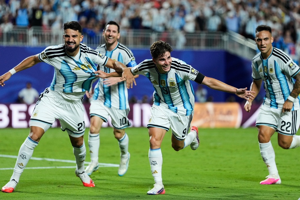 Julian Alvarez and Lautaro Martinez will compete for one jersey tonight (AP)